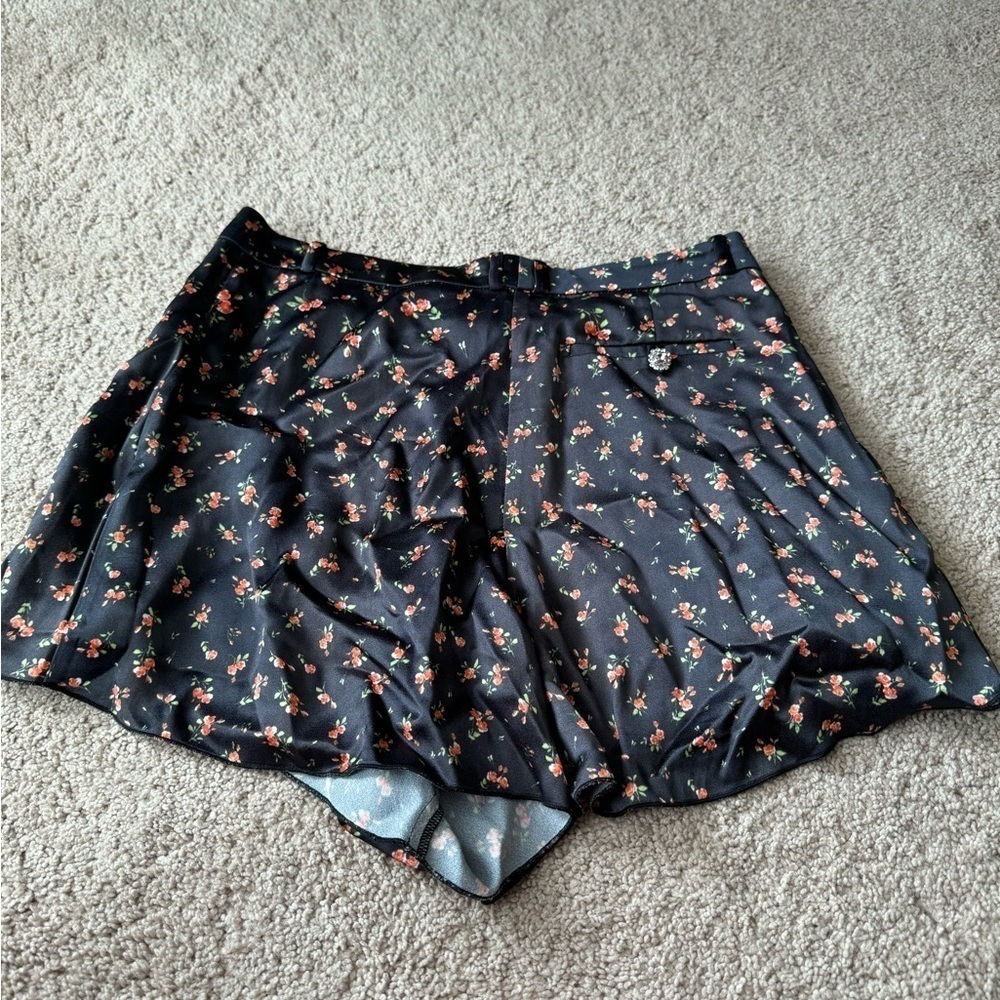 Paco Rabanne- Black Silk Floral Ruffle Mini Shorts - Picture 8 of 9